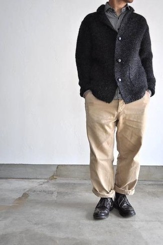 Как носить кардиган с повседневными ботинками мужчине