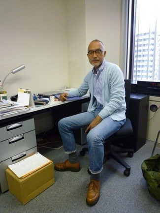 Как носить кардиган с джинсами мужчине