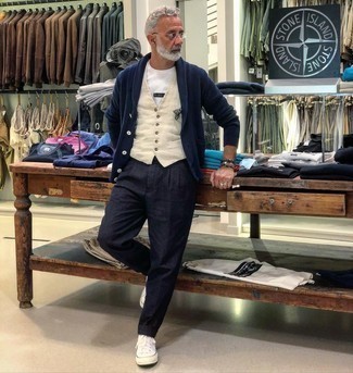 Как носить кардиган с жилетом