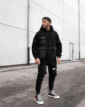 Как носить брюки карго с высокими кедами