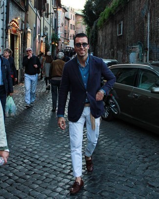 Как носить брюки карго с лоферами