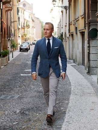 Как носить брюки карго с лоферами