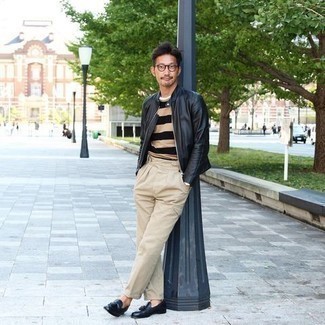 Как носить брюки карго с лоферами с кисточками