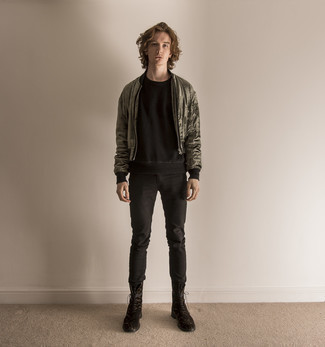 Как носить повседневные ботинки с бомбером мужчине