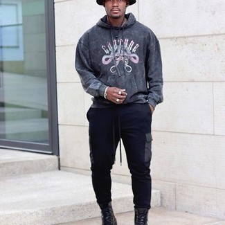 Как носить повседневные ботинки с брюками карго