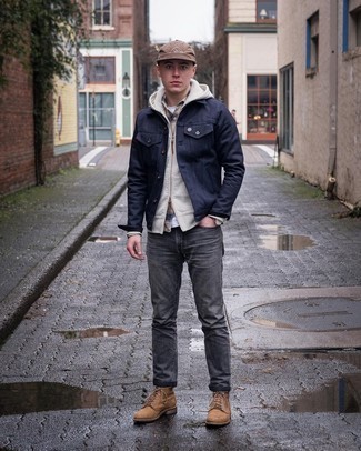 Как носить повседневные ботинки с худи мужчине