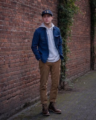 Как носить повседневные ботинки с худи мужчине