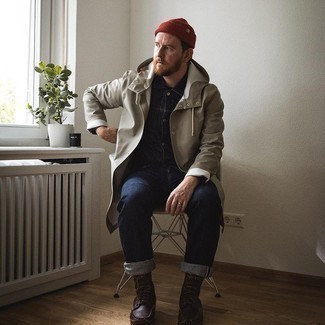 Как носить повседневные ботинки с дождевиком мужчине