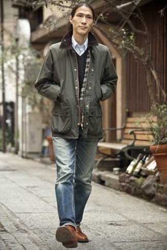 Как носить повседневные ботинки с трикотажным жилетом мужчине