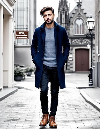 Как носить повседневные ботинки с плащом мужчине