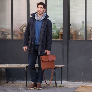 Как носить повседневные ботинки с плащом мужчине