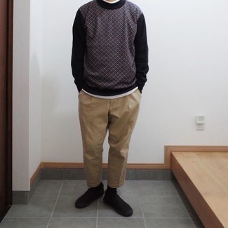 С чем носить темно-серый свитер с ромбами мужчине