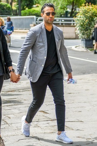 Какие пиджаки носить с темно-серыми кроссовками мужчине
