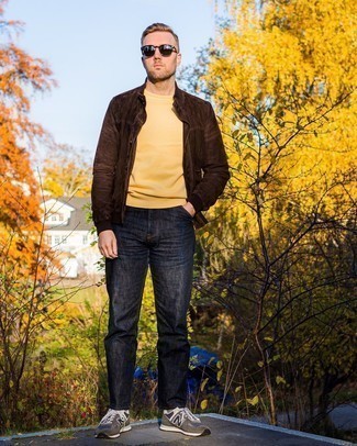Какие бомберы носить с темно-серыми кроссовками мужчине