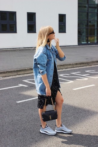 С чем носить темно-серые кроссовки женщине