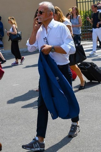 С чем носить темно-серые кроссовки мужчине