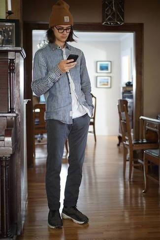 С чем носить темно-серые кроссовки мужчине