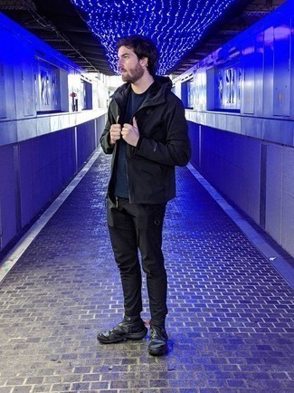 Какие ветровки носить с темно-серыми кроссовками мужчине