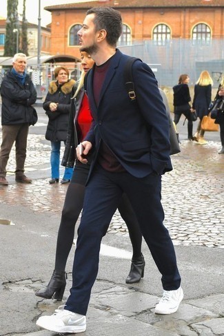 С чем носить темно-серый рюкзак мужчине