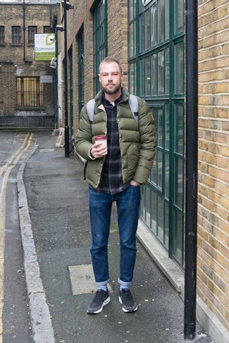 С чем носить темно-серый рюкзак мужчине