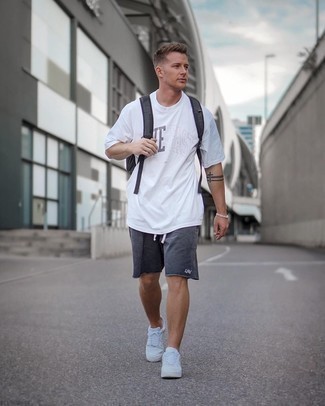 С чем носить темно-серый рюкзак мужчине