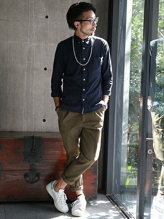 С чем носить темно-серый браслет из бисера мужчине