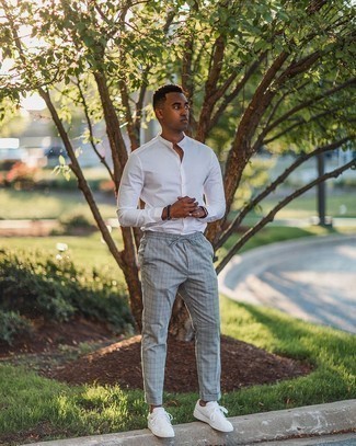 С чем носить темно-серый браслет из бисера мужчине