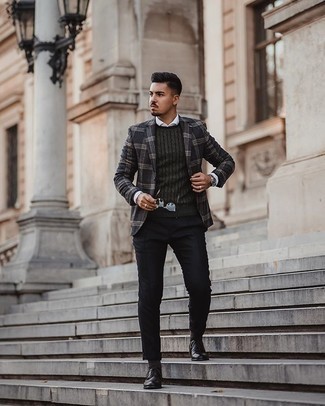 Как носить темно-серый пиджак с черными брюками чинос