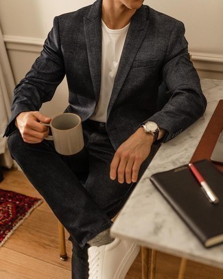 Как носить темно-серый пиджак с черными брюками чинос