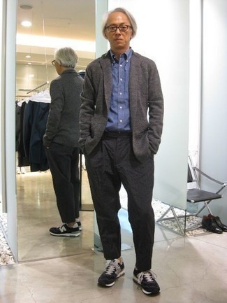 Как носить темно-серый пиджак с черными брюками чинос