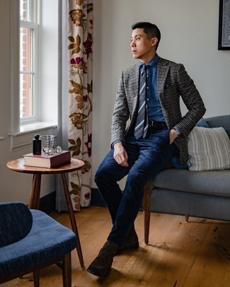 Какие повседневные ботинки носить с темно-серым пиджаком мужчине