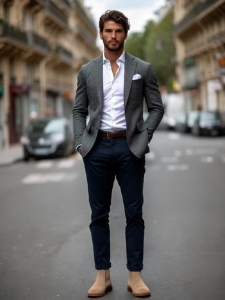 Какие ботинки дезерты носить с темно-серым пиджаком