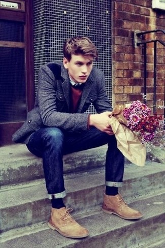 Какие ботинки дезерты носить с темно-серым пиджаком