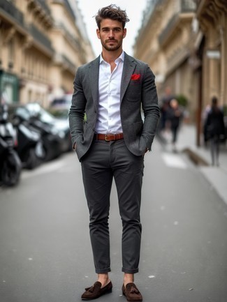 Как носить темно-серый пиджак с серыми брюками чинос