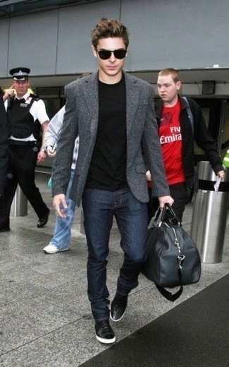 Какие плимсоллы носить с темно-серым пиджаком мужчине