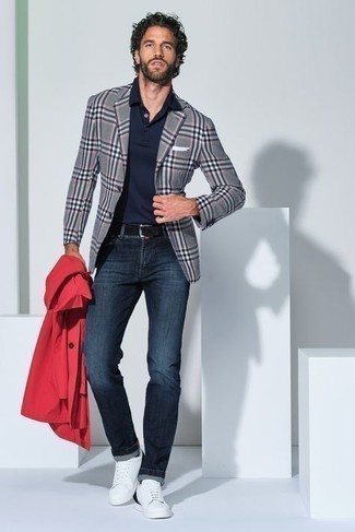 Какие дождевики носить с темно-серым пиджаком мужчине