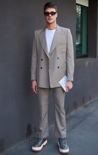 С чем носить темно-серые ботинки мужчине