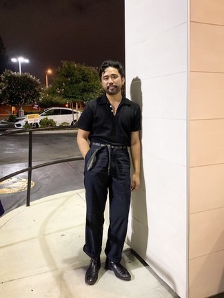 С чем носить темно-серый ремень из плотной ткани мужчине