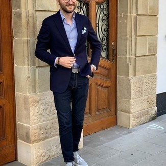 С чем носить темно-серый ремень из плотной ткани мужчине