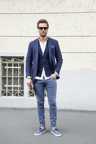 С чем носить темно-серые топсайдеры из плотной ткани