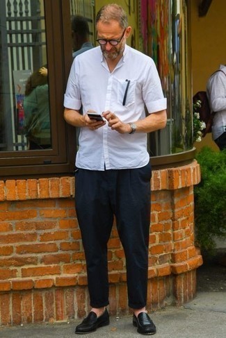 С чем носить темно-серые часы из плотной ткани мужчине