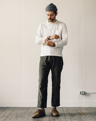 С чем носить темно-серые часы из плотной ткани мужчине