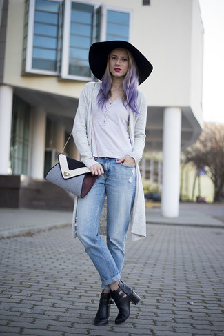 Какие ботильоны носить с темно-серым кардиганом