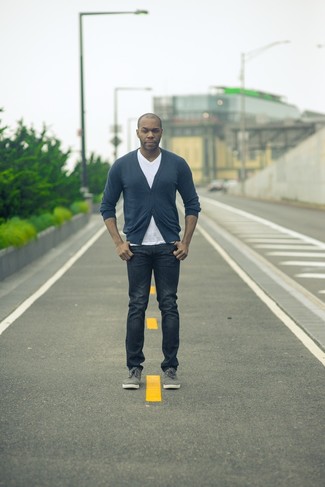 С чем носить темно-серый кардиган мужчине