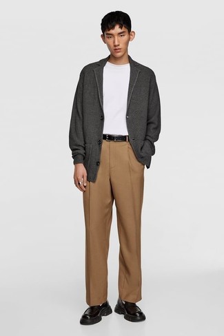 С чем носить темно-серый кардиган мужчине