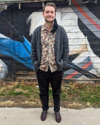 С чем носить темно-серый кардиган мужчине