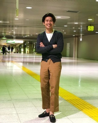 Какие лоферы носить с темно-серым кардиганом мужчине