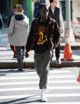 С чем носить темно-серые брюки чинос в клетку