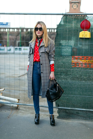 С чем носить темно-серое пальто в клетку женщине