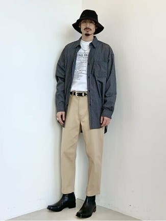 С чем носить темно-серую рубашку с длинным рукавом в клетку мужчине